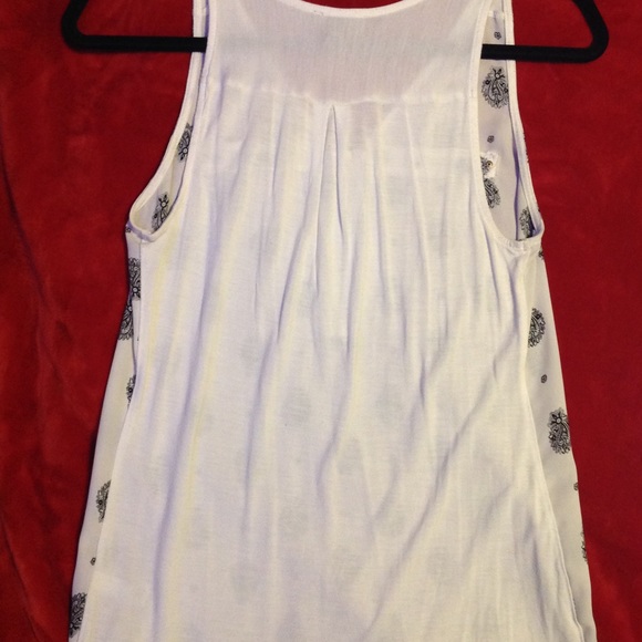 Top - Picture 2 of 2